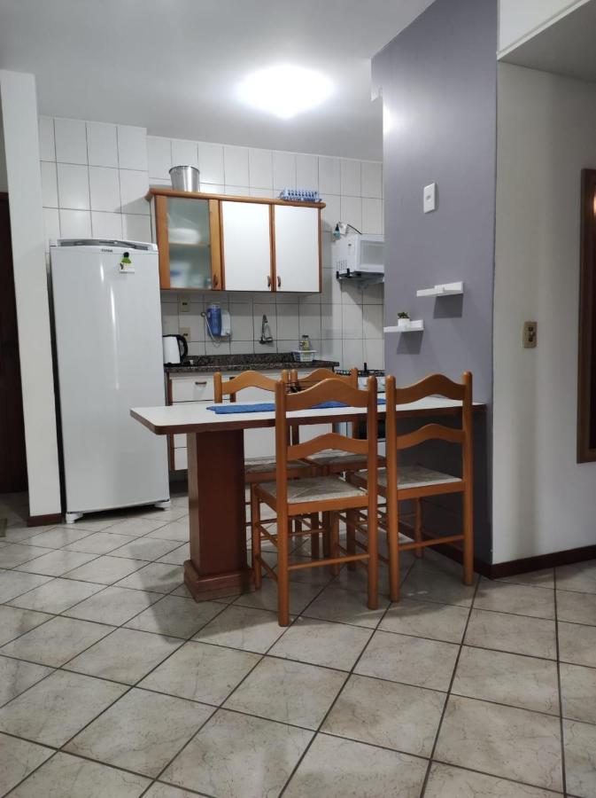 Apto Com Churrasqueira - 60 Metros Do Mar!!! Canasvieiras ฟลอเรียนอโปลิส ภายนอก รูปภาพ